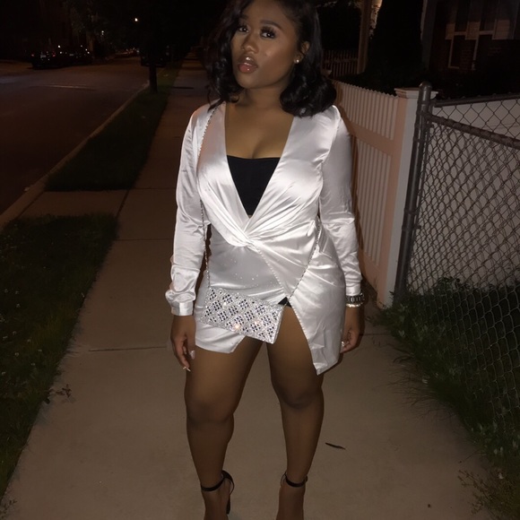 White dress - Picture 2 of 2